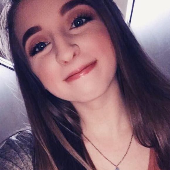 Meet your Posher, Brittany - Picture 1 of 1